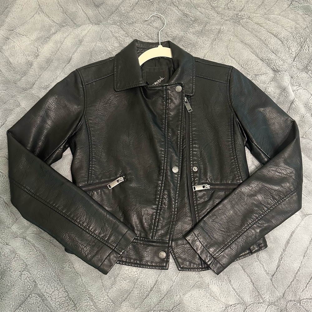 FAUX LEATHER JACKET SIZE XS